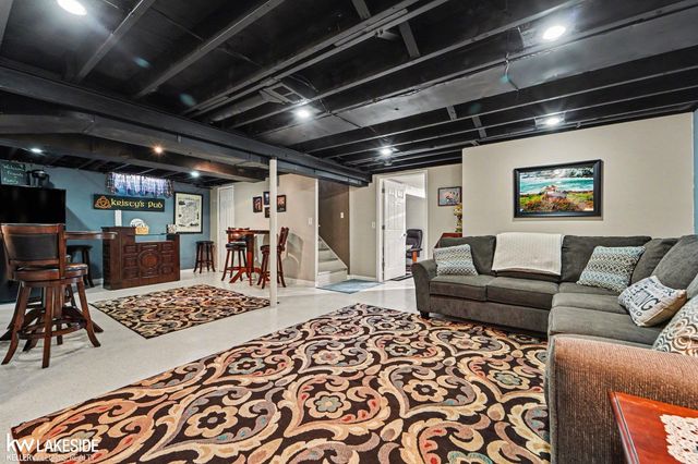 1421 Beaupre Avenue, Madison Heights, MI 48071