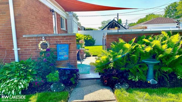 1421 Beaupre Avenue, Madison Heights, MI 48071