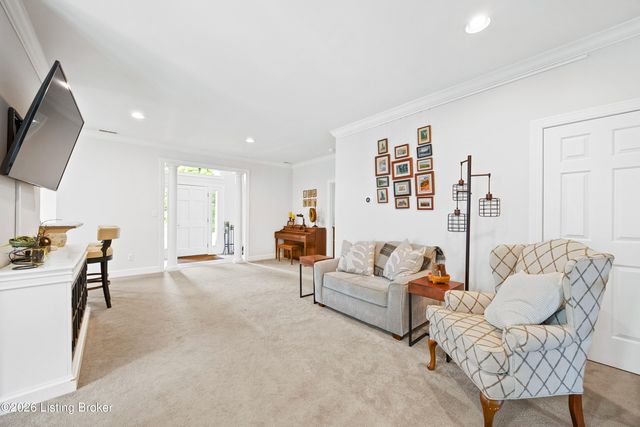 1116 Silvercrest Ln, Louisville, KY 40223