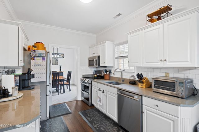 1116 Silvercrest Ln, Louisville, KY 40223