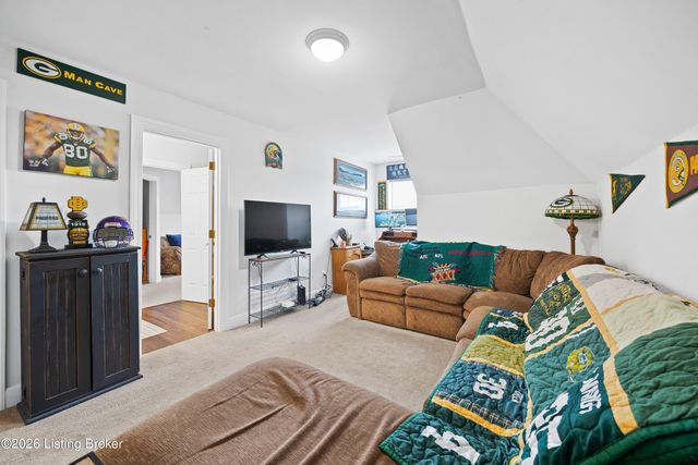 1116 Silvercrest Ln, Louisville, KY 40223