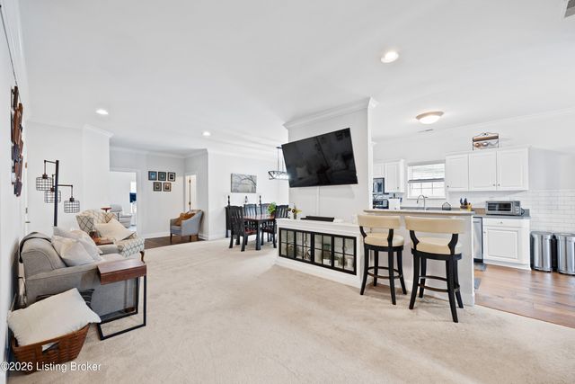 1116 Silvercrest Ln, Louisville, KY 40223