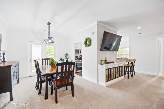 1116 Silvercrest Ln, Louisville, KY 40223