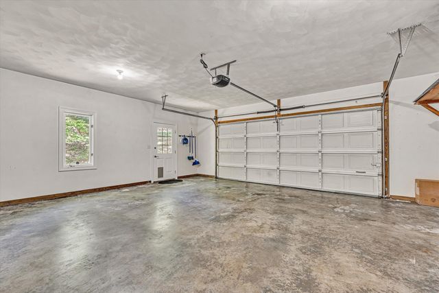 6516 Hidden Woods DR, Roanoke, VA 24018