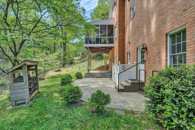 6516 Hidden Woods DR, Roanoke, VA 24018