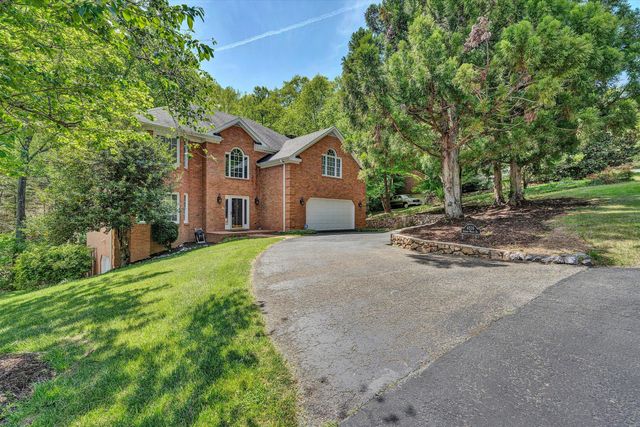 6516 Hidden Woods DR, Roanoke, VA 24018