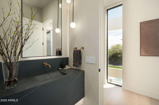 4039 E RANCHO Drive, Phoenix, AZ 85018