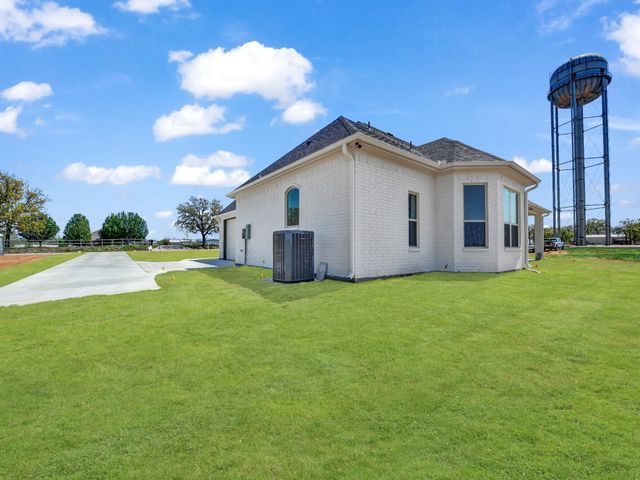 1600 Thomas Road, Springtown, TX 76082