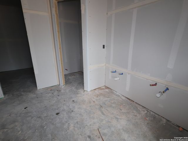 109 Greeley Drive, Floresville, TX 78114