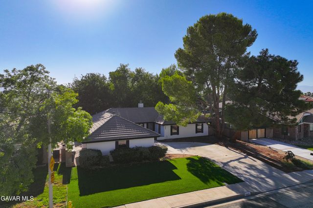 43037 Sachs Drive, Lancaster, CA 93536