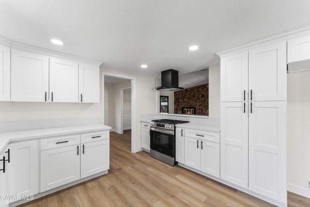 43037 Sachs Drive, Lancaster, CA 93536