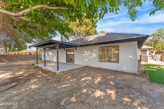 43037 Sachs Drive, Lancaster, CA 93536
