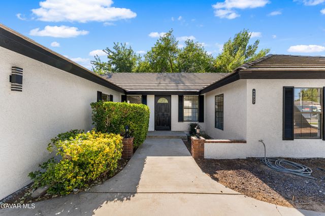 43037 Sachs Drive, Lancaster, CA 93536