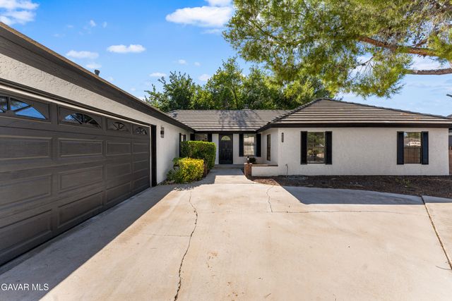 43037 Sachs Drive, Lancaster, CA 93536