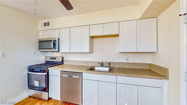 1302 Rexford Place 1, Las Vegas, NV 89104