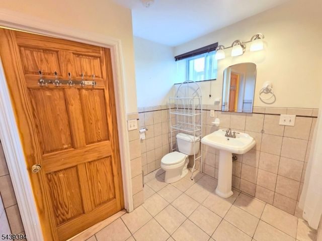 58 Buchanon Ct, West Orange Twp., NJ 07052
