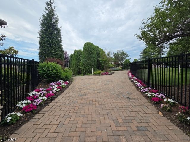58 Buchanon Ct, West Orange Twp., NJ 07052
