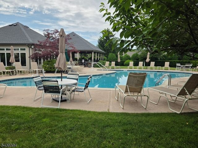 58 Buchanon Ct, West Orange Twp., NJ 07052