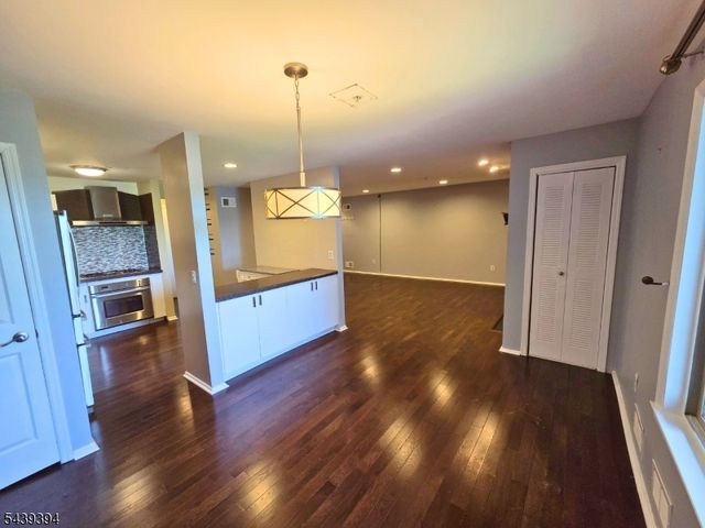 58 Buchanon Ct, West Orange Twp., NJ 07052