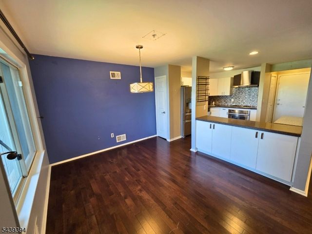 58 Buchanon Ct, West Orange Twp., NJ 07052