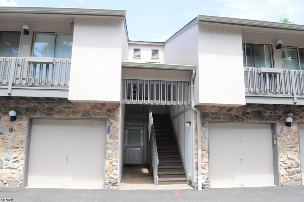 58 Buchanon Ct, West Orange Twp., NJ 07052