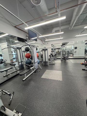 655 W Irving Park Road 2505, Chicago, IL 60613