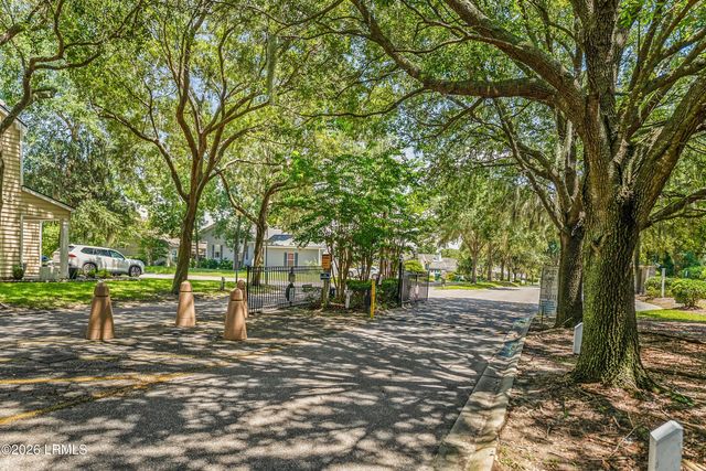 6 Stono Court, Beaufort, SC 29902