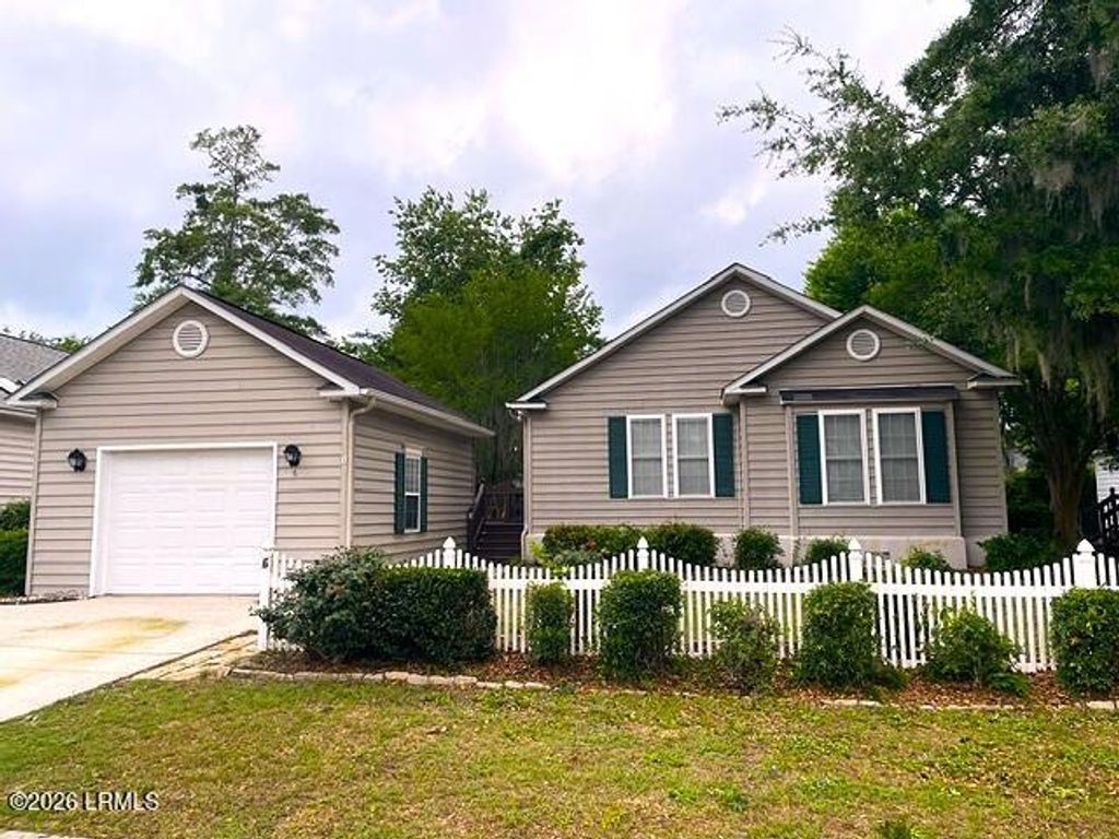 6 Stono Court, Beaufort, SC 29902