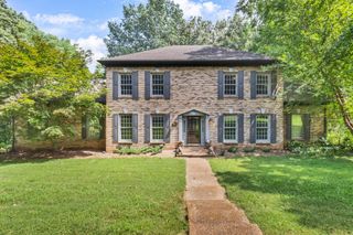 951 Ridgewood Dr, Clarksville, TN 37043