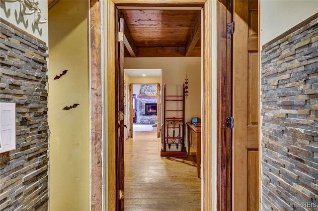 9138 State Road, Colden, NY 14033