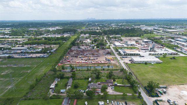 14234 Luthe Road, Houston, TX 77039
