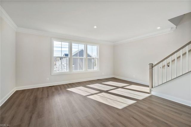 5 Bracewell LN, Yorktown, VA 23692