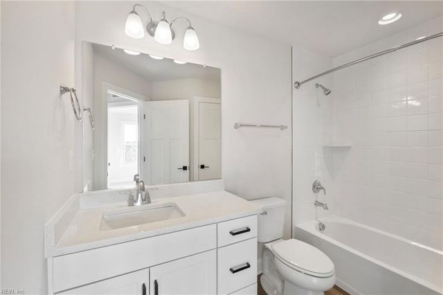 5 Bracewell LN, Yorktown, VA 23692