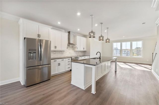 5 Bracewell LN, Yorktown, VA 23692