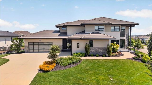 17329 Larsen Street, Overland Park, KS 66221