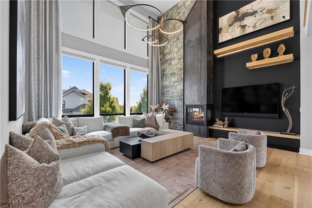 17329 Larsen Street, Overland Park, KS 66221