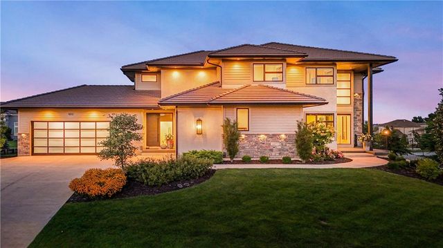 17329 Larsen Street, Overland Park, KS 66221