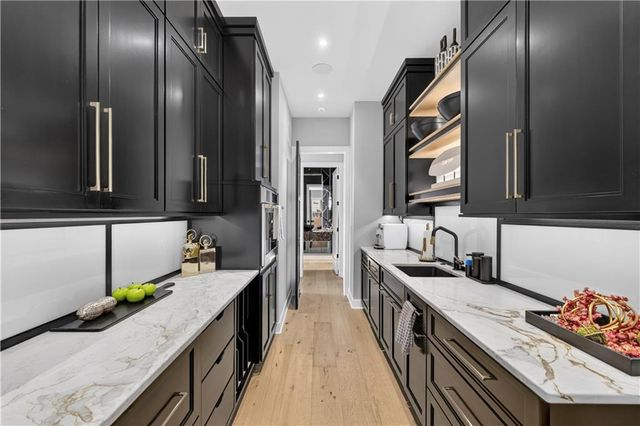17329 Larsen Street, Overland Park, KS 66221