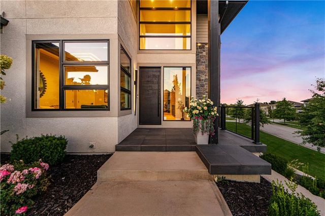 17329 Larsen Street, Overland Park, KS 66221
