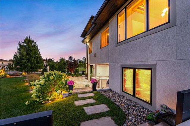 17329 Larsen Street, Overland Park, KS 66221