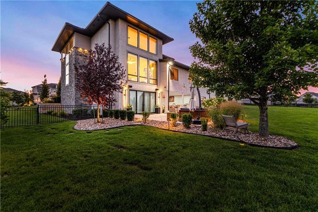17329 Larsen Street, Overland Park, KS 66221
