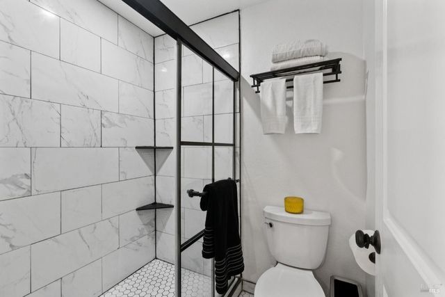 1302 Marylyn Cir, Petaluma, CA 94954