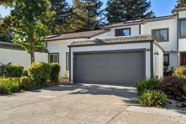 1302 Marylyn Cir, Petaluma, CA 94954
