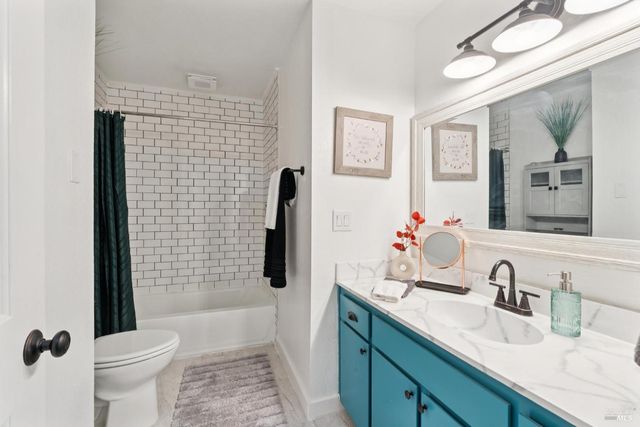 1302 Marylyn Cir, Petaluma, CA 94954