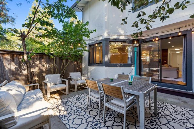 1302 Marylyn Cir, Petaluma, CA 94954