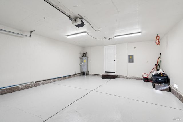 1302 Marylyn Cir, Petaluma, CA 94954