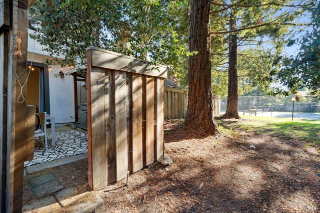 1302 Marylyn Cir, Petaluma, CA 94954