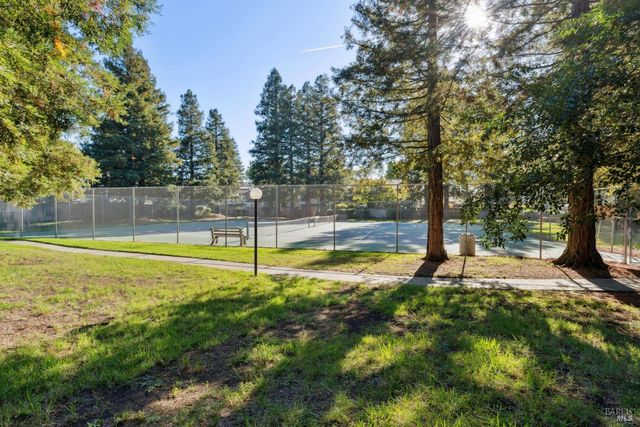 1302 Marylyn Cir, Petaluma, CA 94954