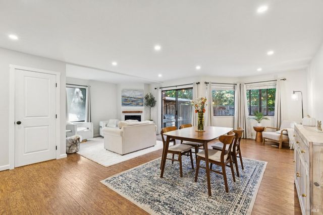 1302 Marylyn Cir, Petaluma, CA 94954