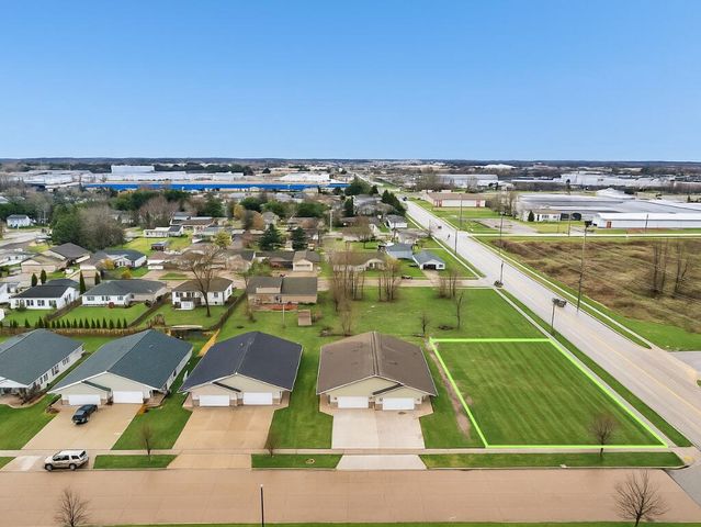 2100 S 21st STREET, Manitowoc, WI 54220